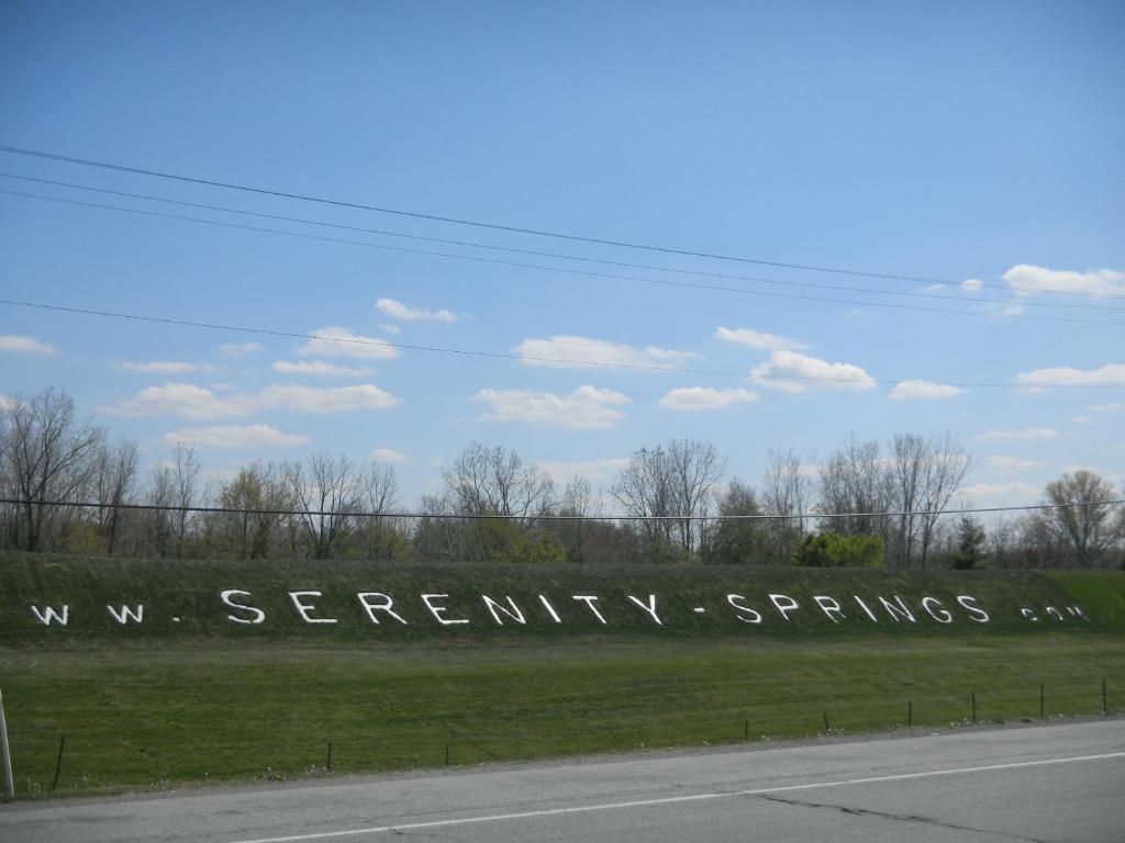 Serenity Springs - Michigan City Hotel Springfield Exterior foto